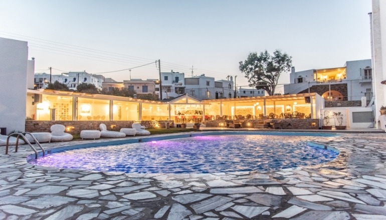 Aeolos Bay Hotel - Τήνος ✦ -60% ✦ 3 Ημέρες (2 Διανυκτερεύσεις)