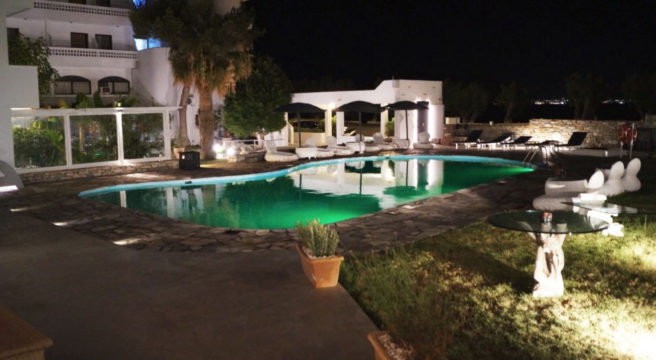 Aeolos Bay Hotel - Τήνος ✦ -40% ✦ 4 Ημέρες (3 Διανυκτερεύσεις)