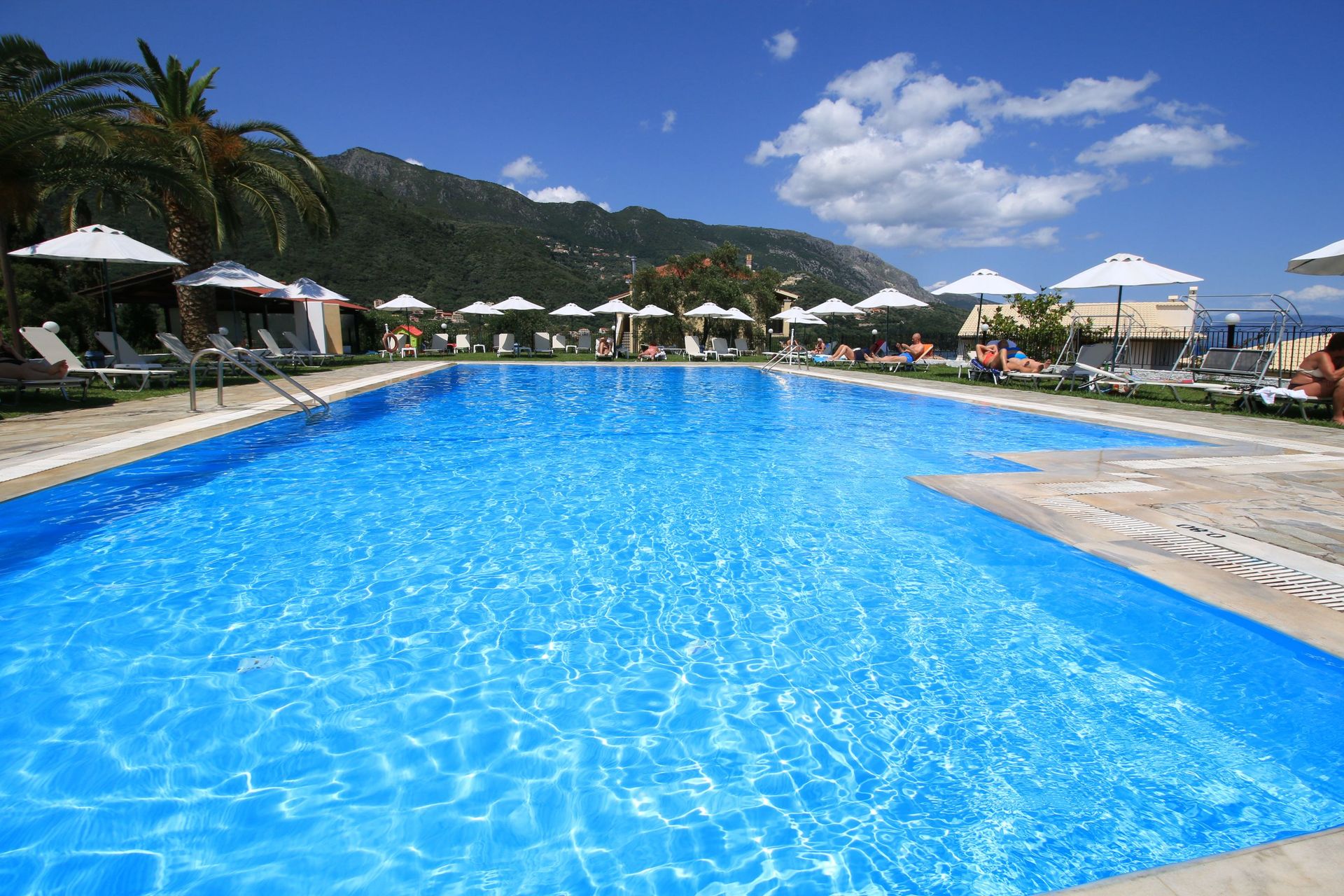 Hotel Yannis Corfu - Κέρκυρα ✦ -49% ✦ 4 Ημέρες (3 Διανυκτερεύσεις)