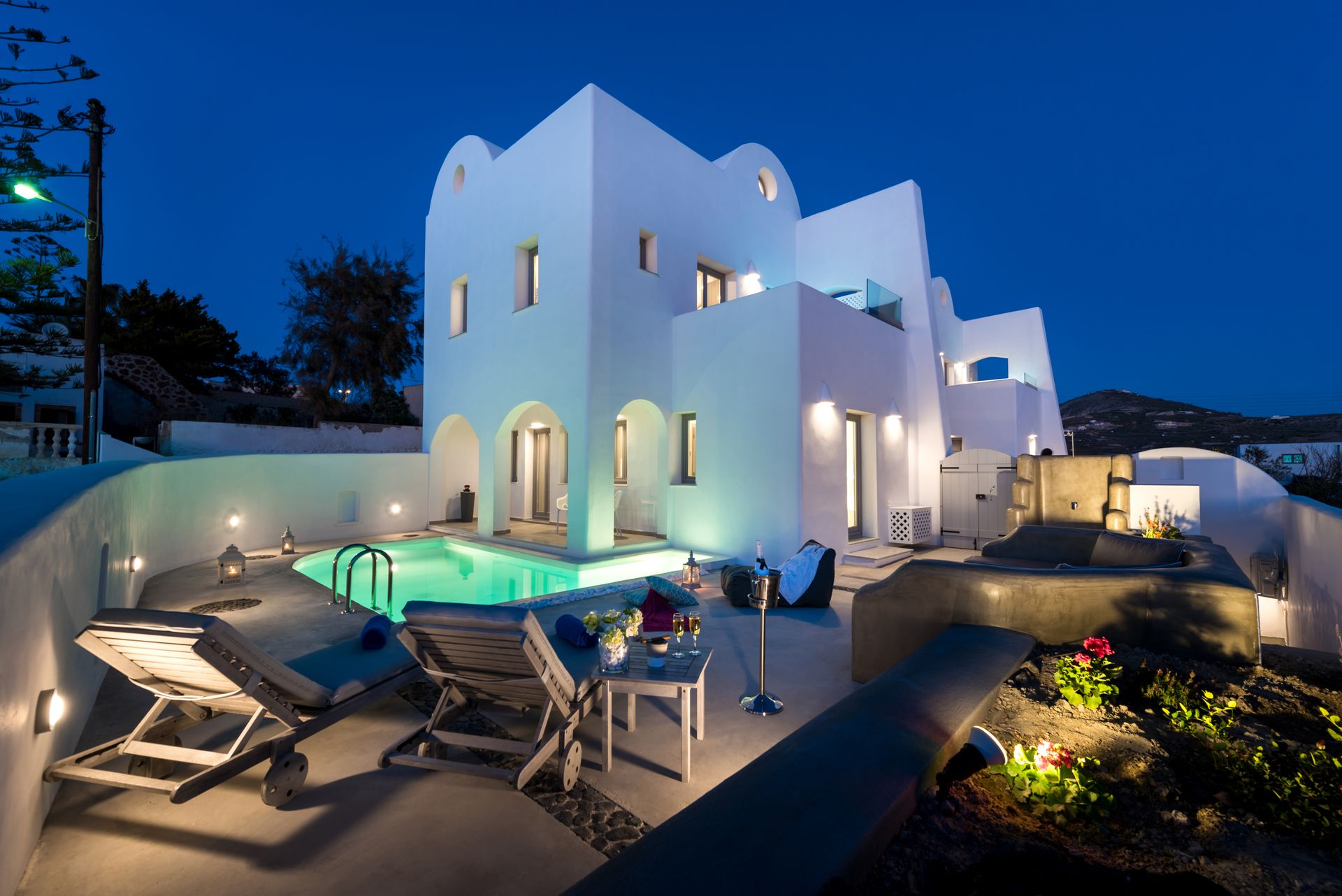 4* White Harmony Suites - Σαντορίνη ✦ 2 Ημέρες (1 Διανυκτέρευση)