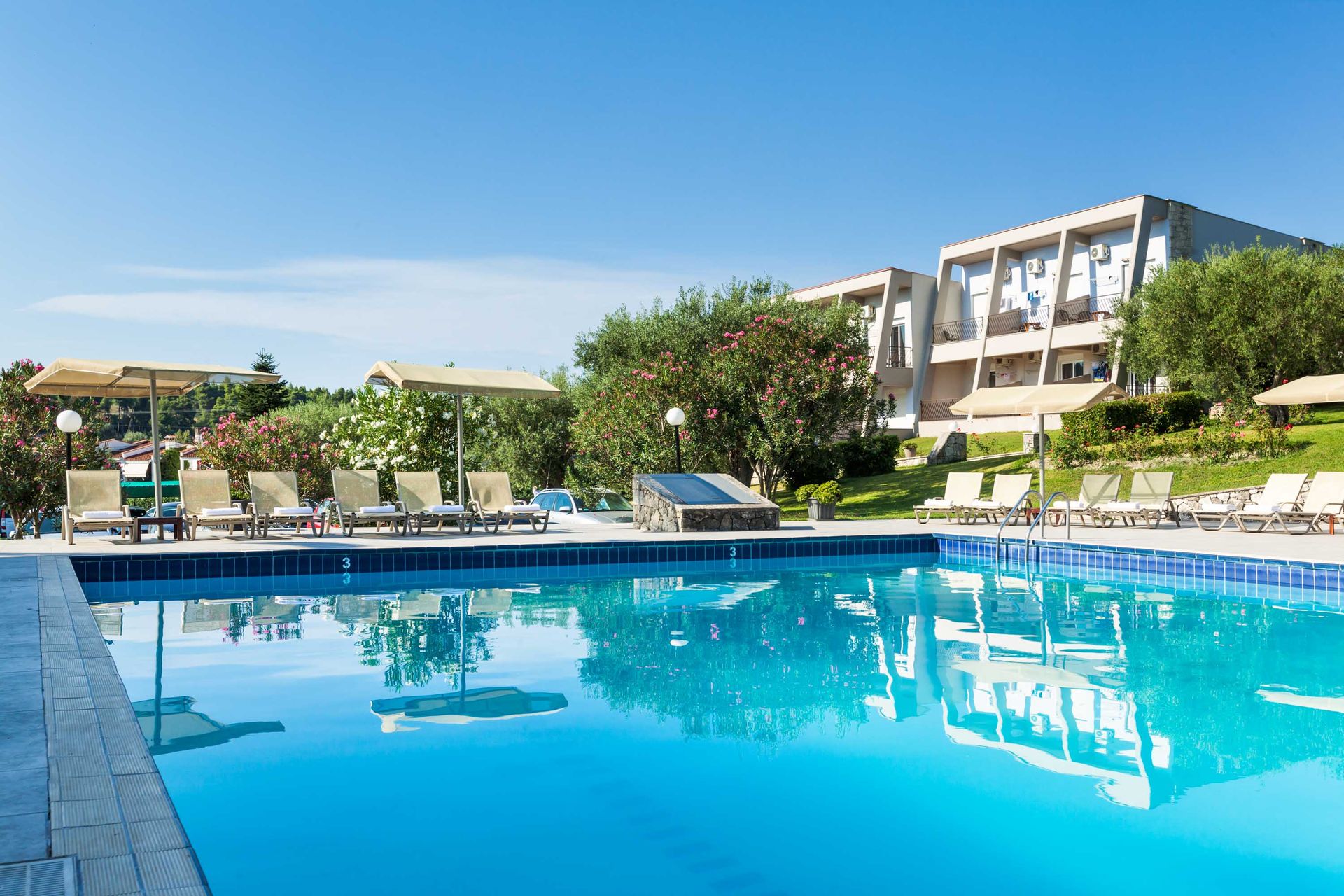 Iris Hotel - Κασσάνδρα, Χαλκιδική ✦ 4 Ημέρες (3 Διανυκτερεύσεις)