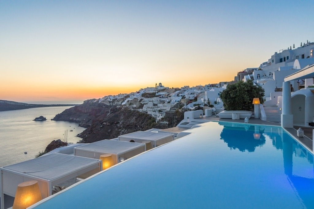 5* Katikies Kirini Santorini / The Leading Hotels Of