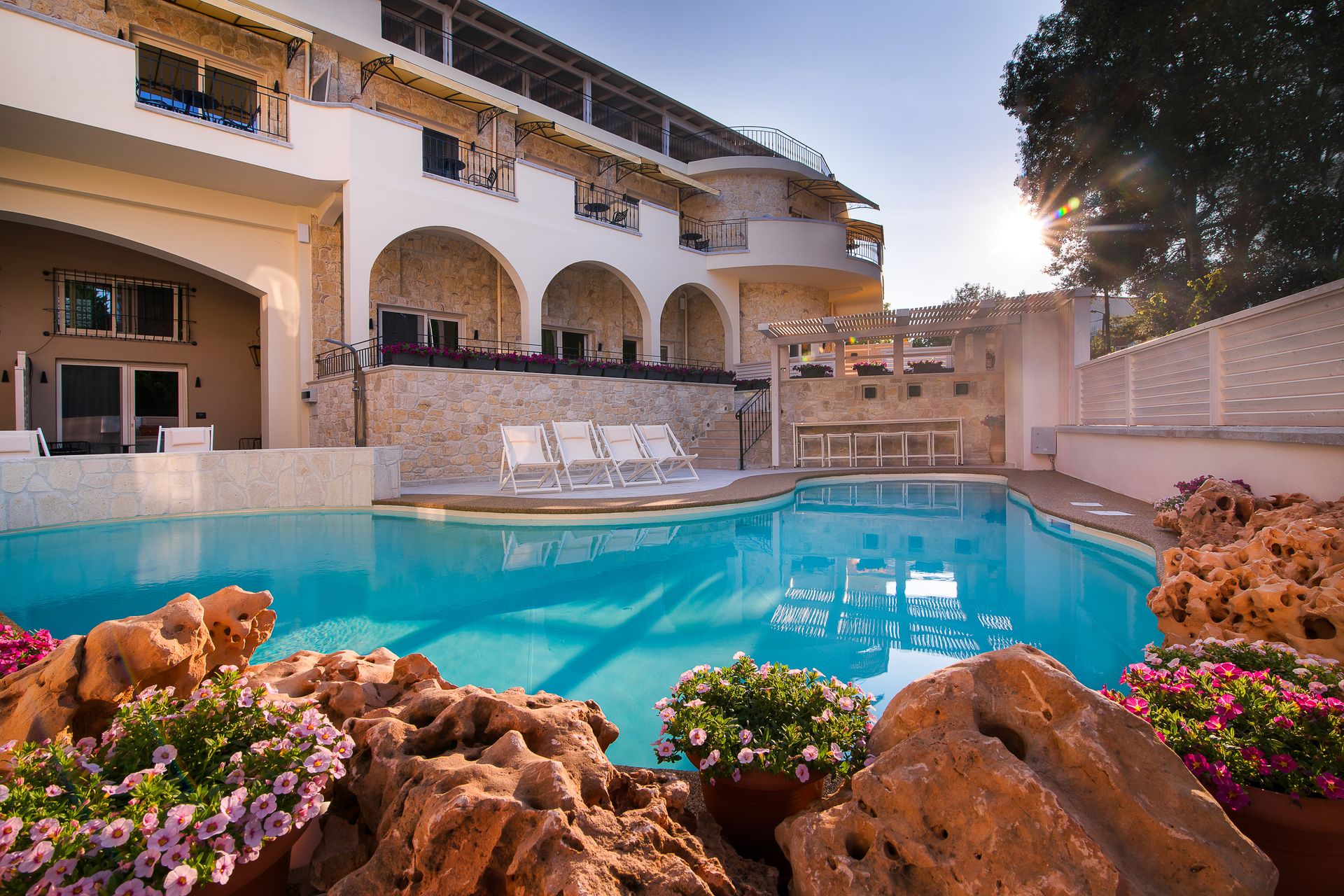 4* Neikos Mediterraneo Luxury Suites - Χανιώτη, Χαλκιδική