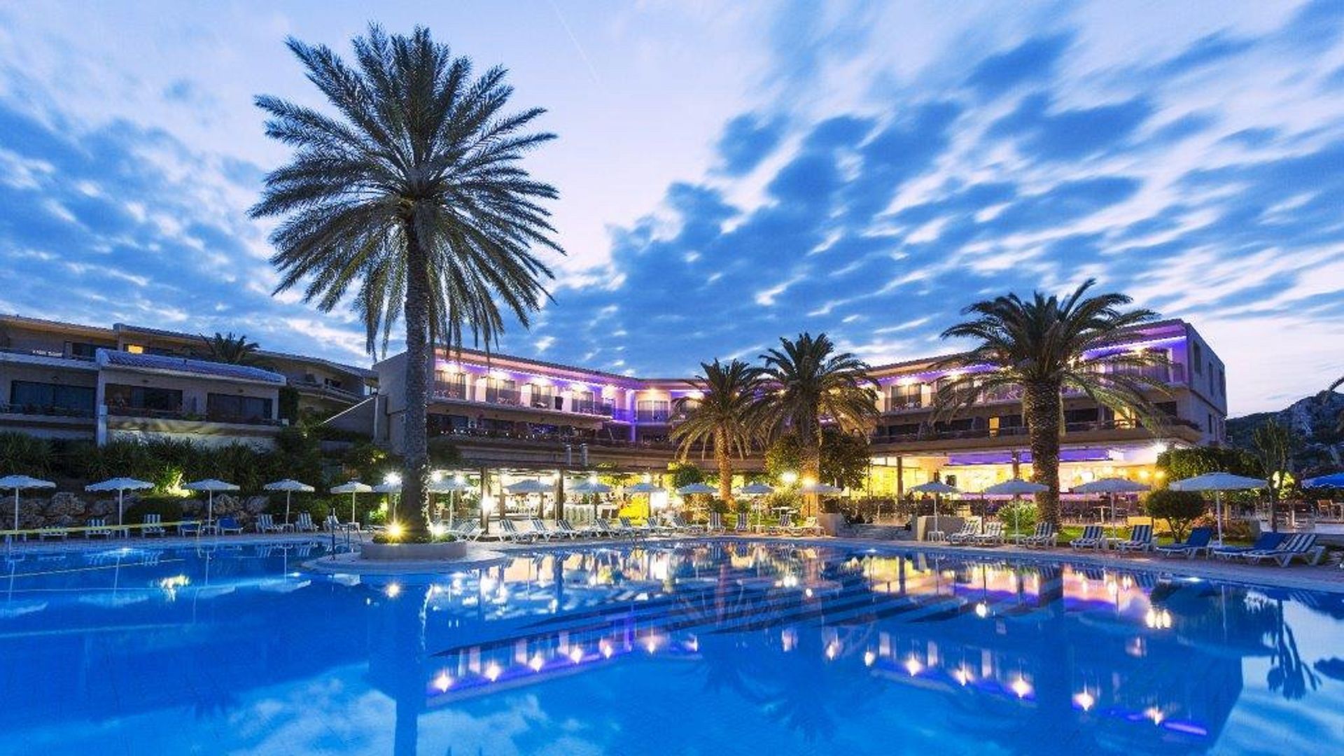 4* Cathrin Hotel - Φαληράκι, Ρόδος ✦ 2 Ημέρες (1 Διανυκτέρευση)