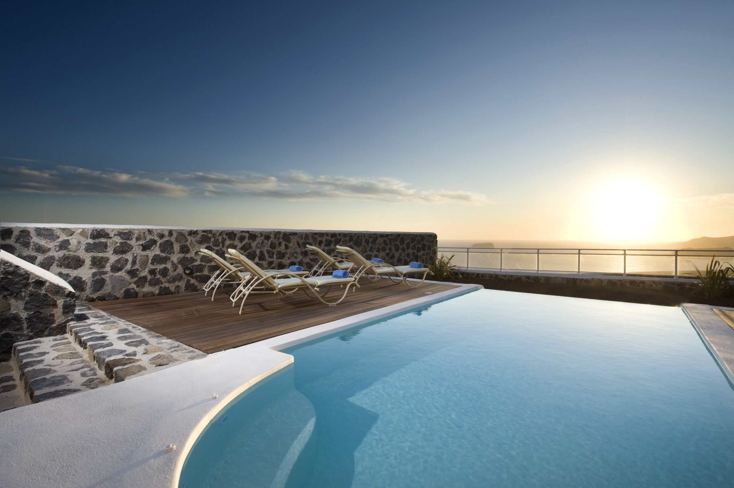 Thermes Luxury Villas - Μεγαλοχώρι, Σαντορίνη ✦ 2 Ημέρες