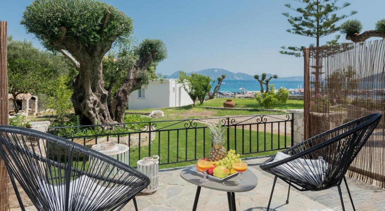 Eptanisos Beachfront Suites - Κερί, Zάκυνθος ✦ 2 Ημέρες