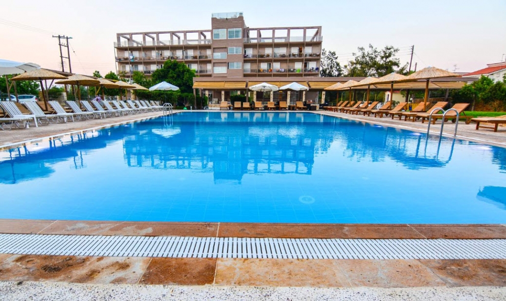 Aqua Mare Resort - Ξυλόκαστρο ✦ -40% ✦ 4 Ημέρες (3