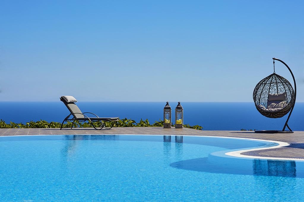 4* Golden East Hotel - Ημεροβίγλι, Σαντορίνη ✦ 2 Ημέρες