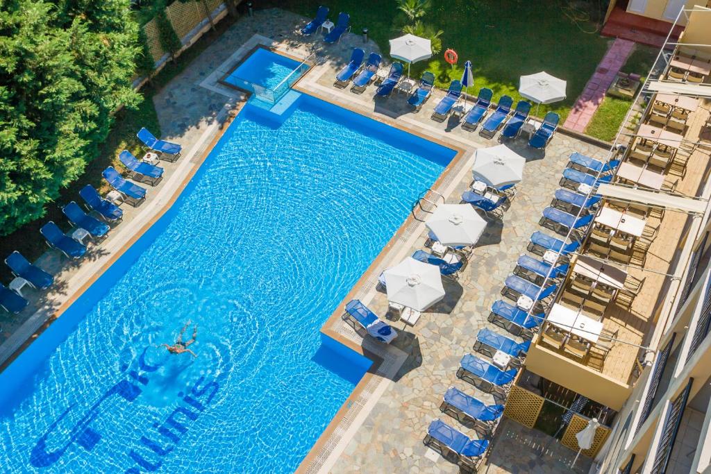 Hellinis Ηotel - Κανόνι, Κέρκυρα ✦ -36% ✦ 4 Ημέρες