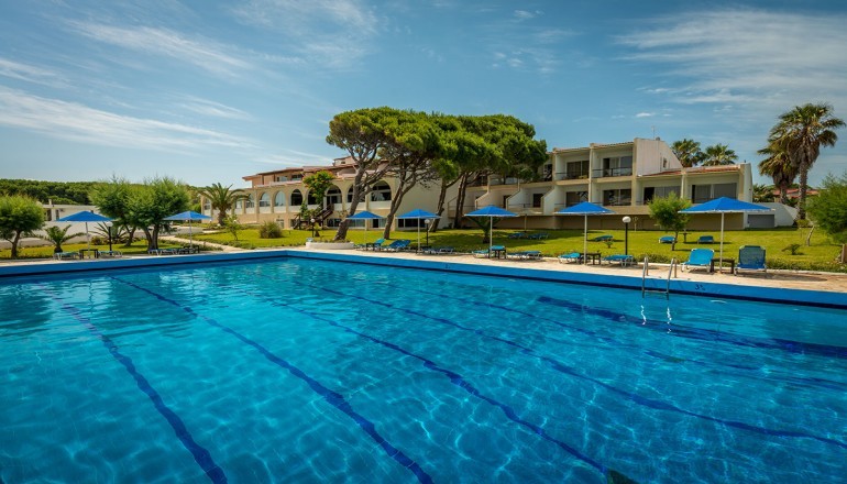 4* Pavlina Beach Hotel - Νιφορέικα Αχαΐας ✦ -30% ✦