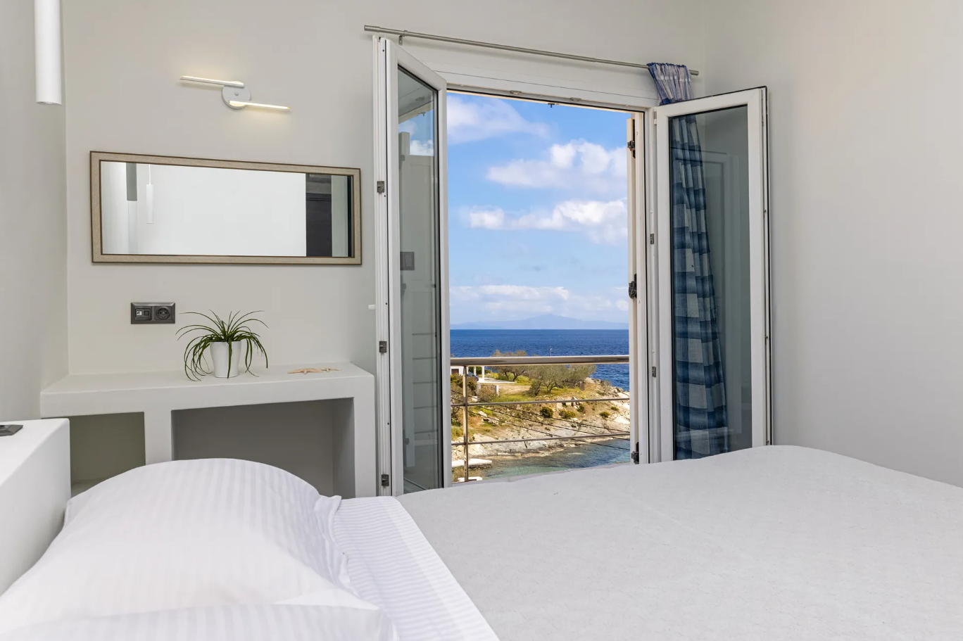 Alexandra Hotel - Μέγας Γιαλός, Σύρος ✦ -40% ✦ 3 Ημέρες
