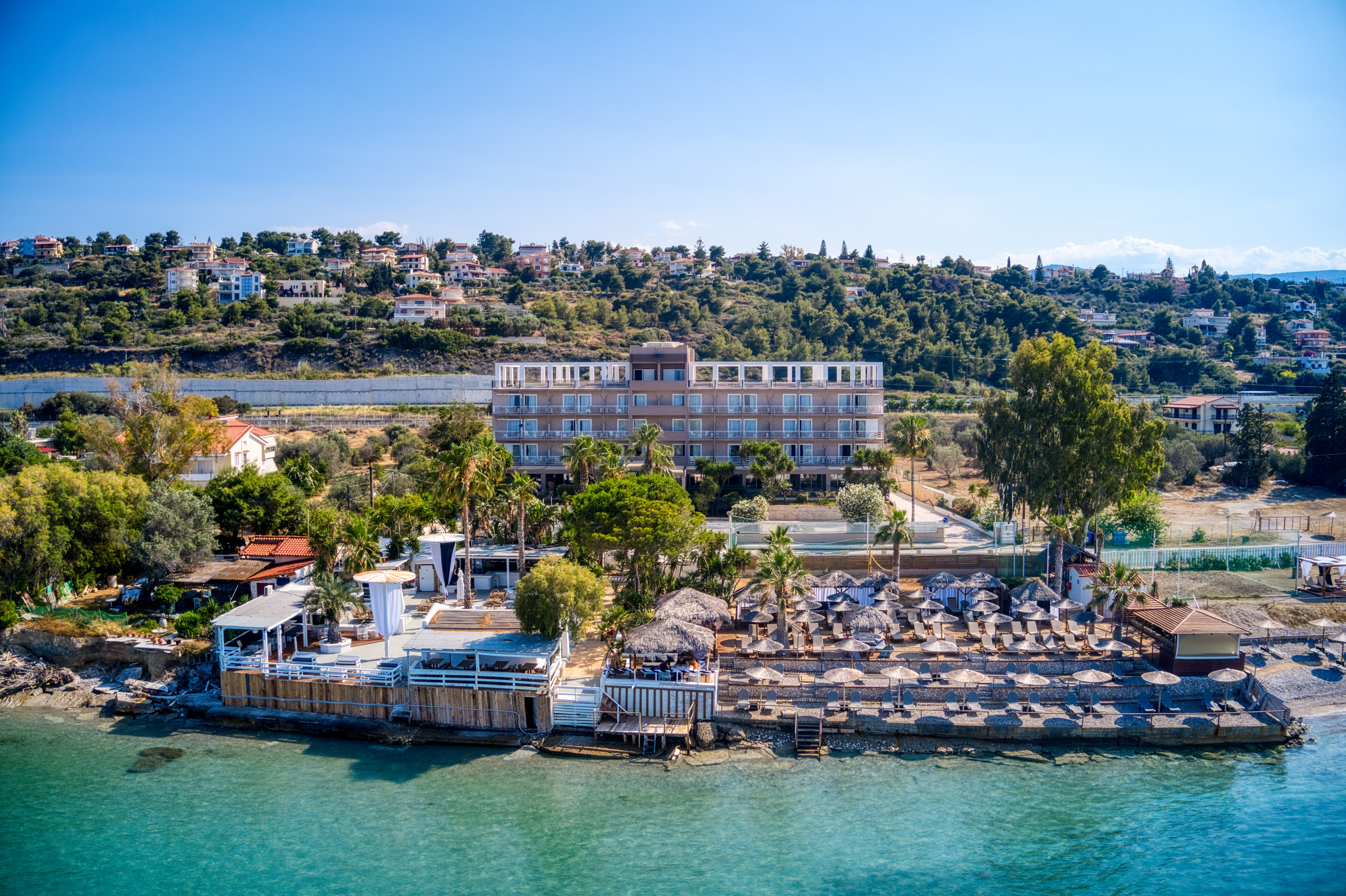 Black & White Resort Xylokastro - Μελίσσι, Ξυλόκαστρο