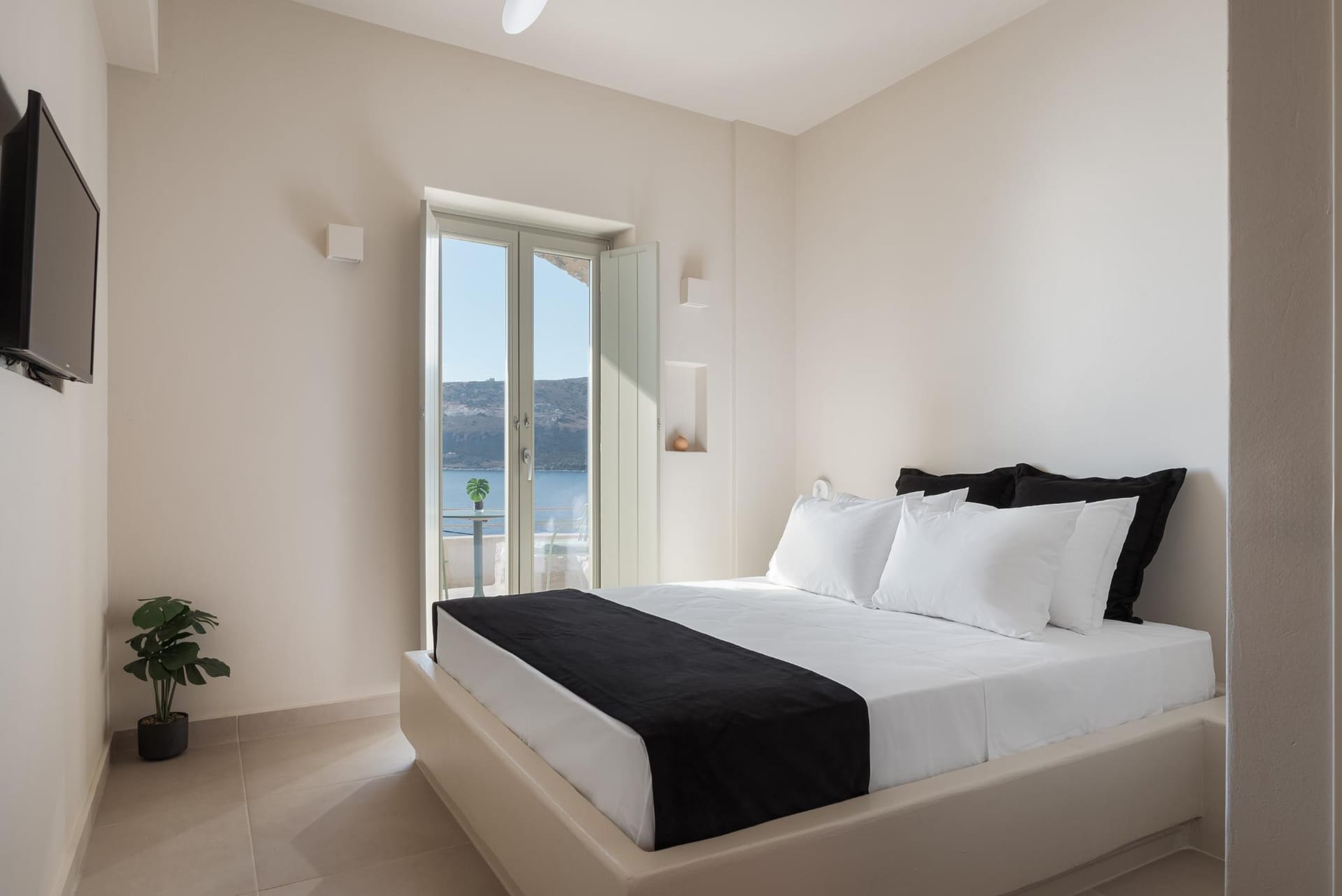 Yerma Suites - Λιμένι, Μάνη ✦ -25% ✦ 3 Ημέρες (2 Διανυκτερεύσεις)