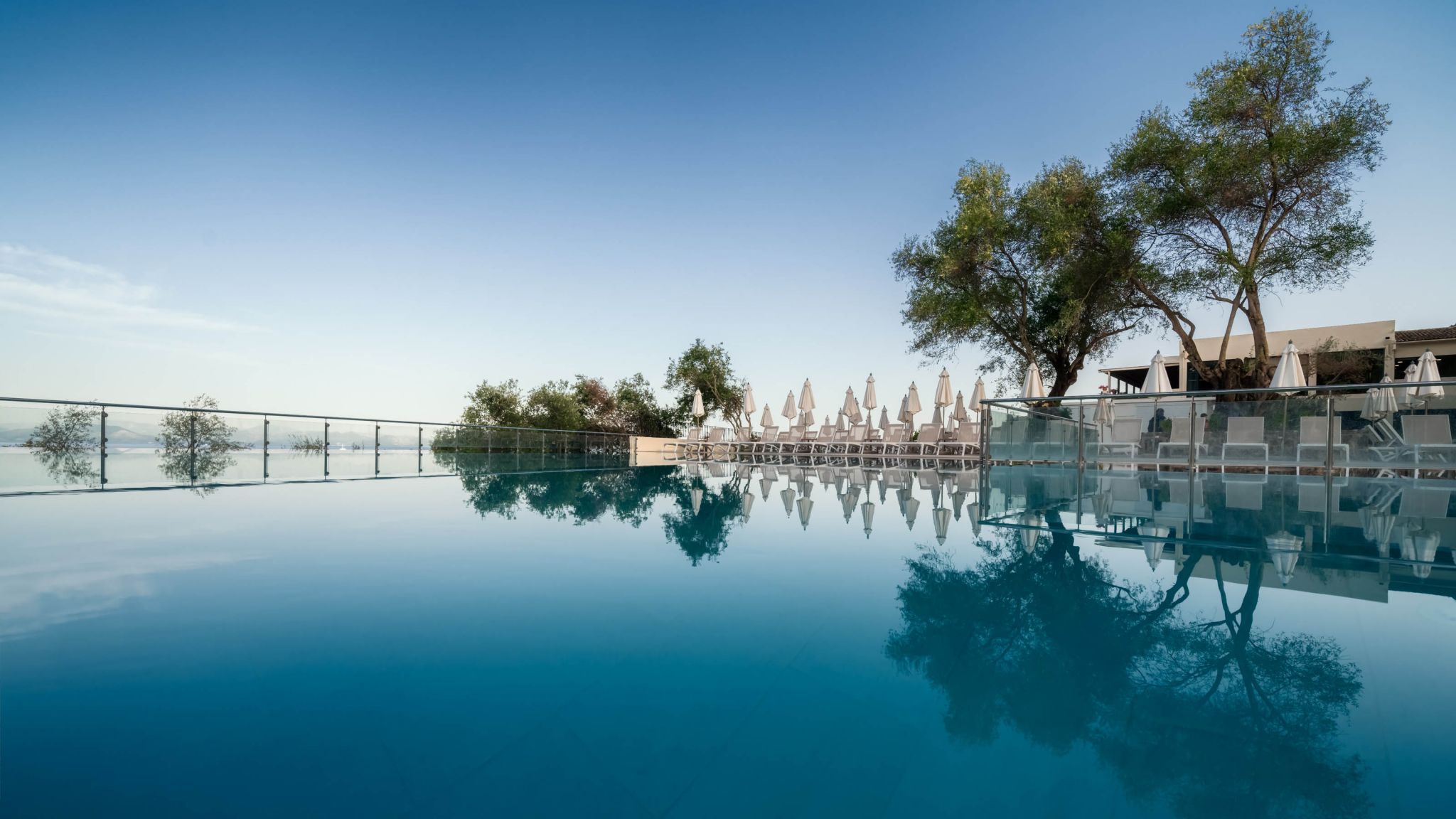 4* Aeolos Beach Resort - Πέραμα, Κέρκυρα ✦ 4 Ημέρες