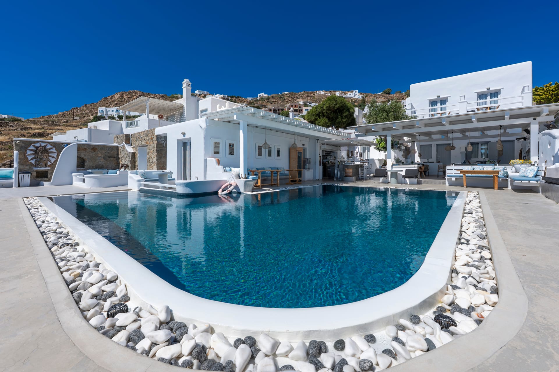 Flaskos Suites- Μύκονος ✦ 2 Ημέρες (1 Διανυκτέρευση)