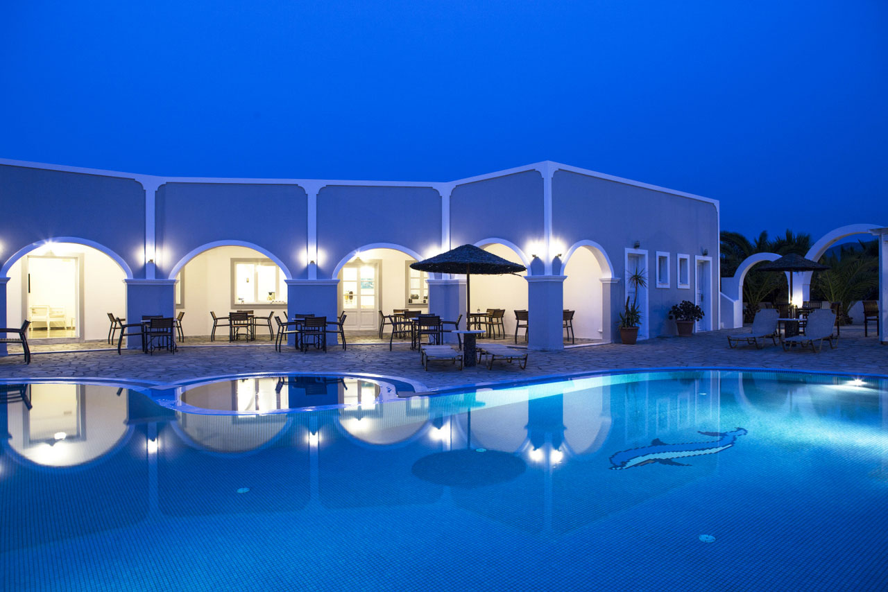 5* Maistros Village Hotel - Καρτεράδος, Σαντορίνη ✦