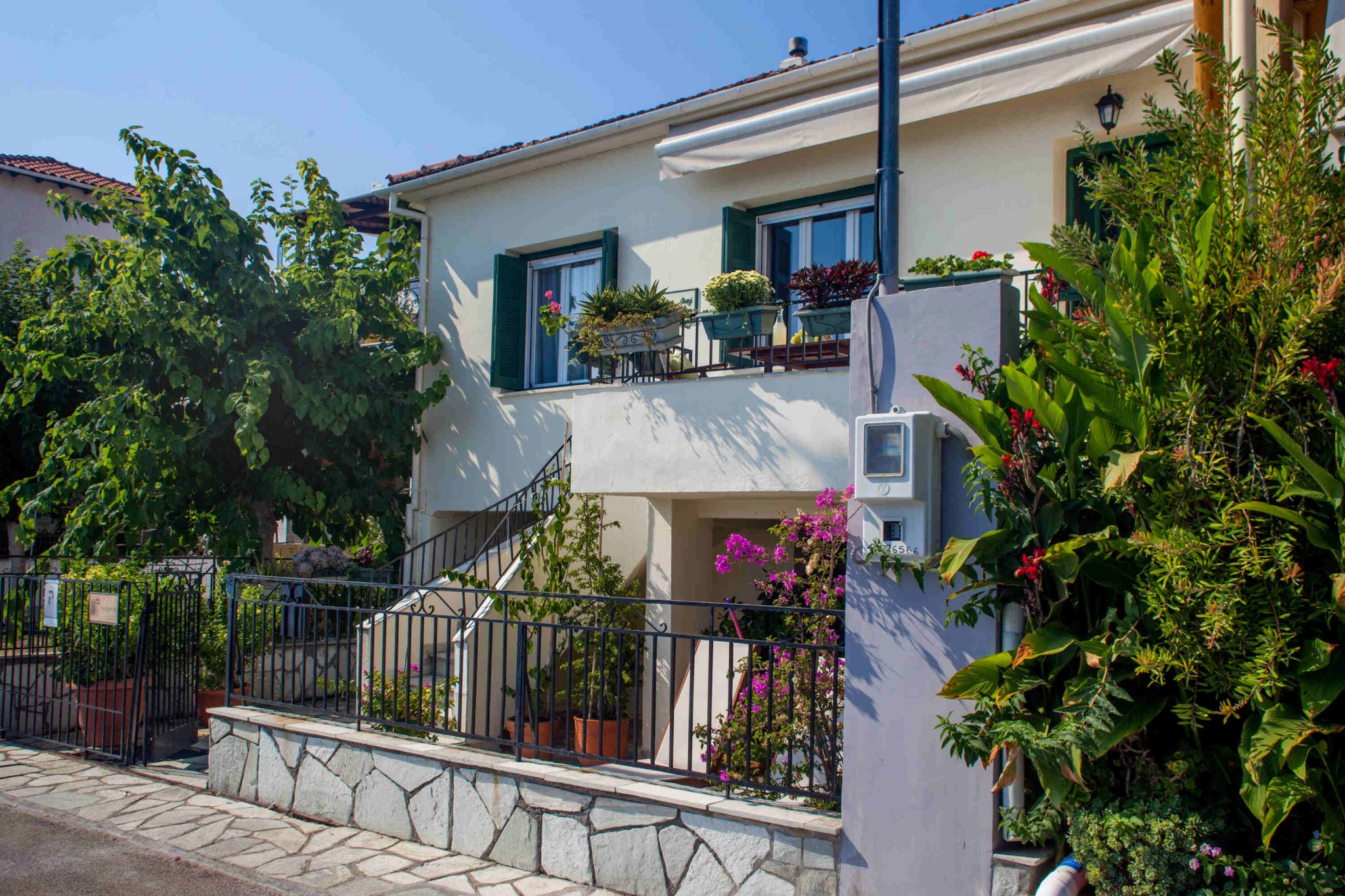 Avgi by the sea by Pelion Esties - Καλά Νερά, Πήλιο