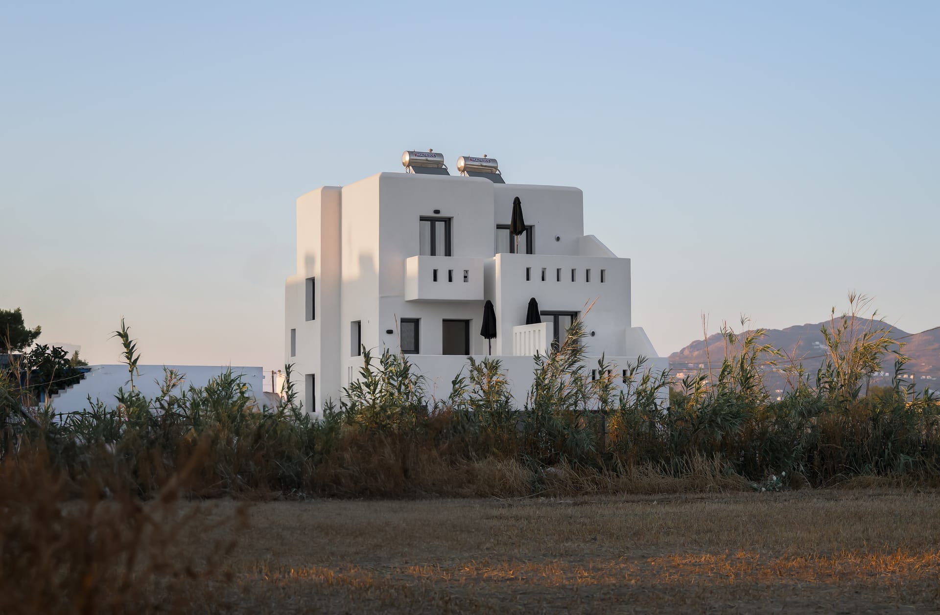 Esperos Premium Suites - Αγία Άννα, Νάξος ✦ 3 Ημέρες