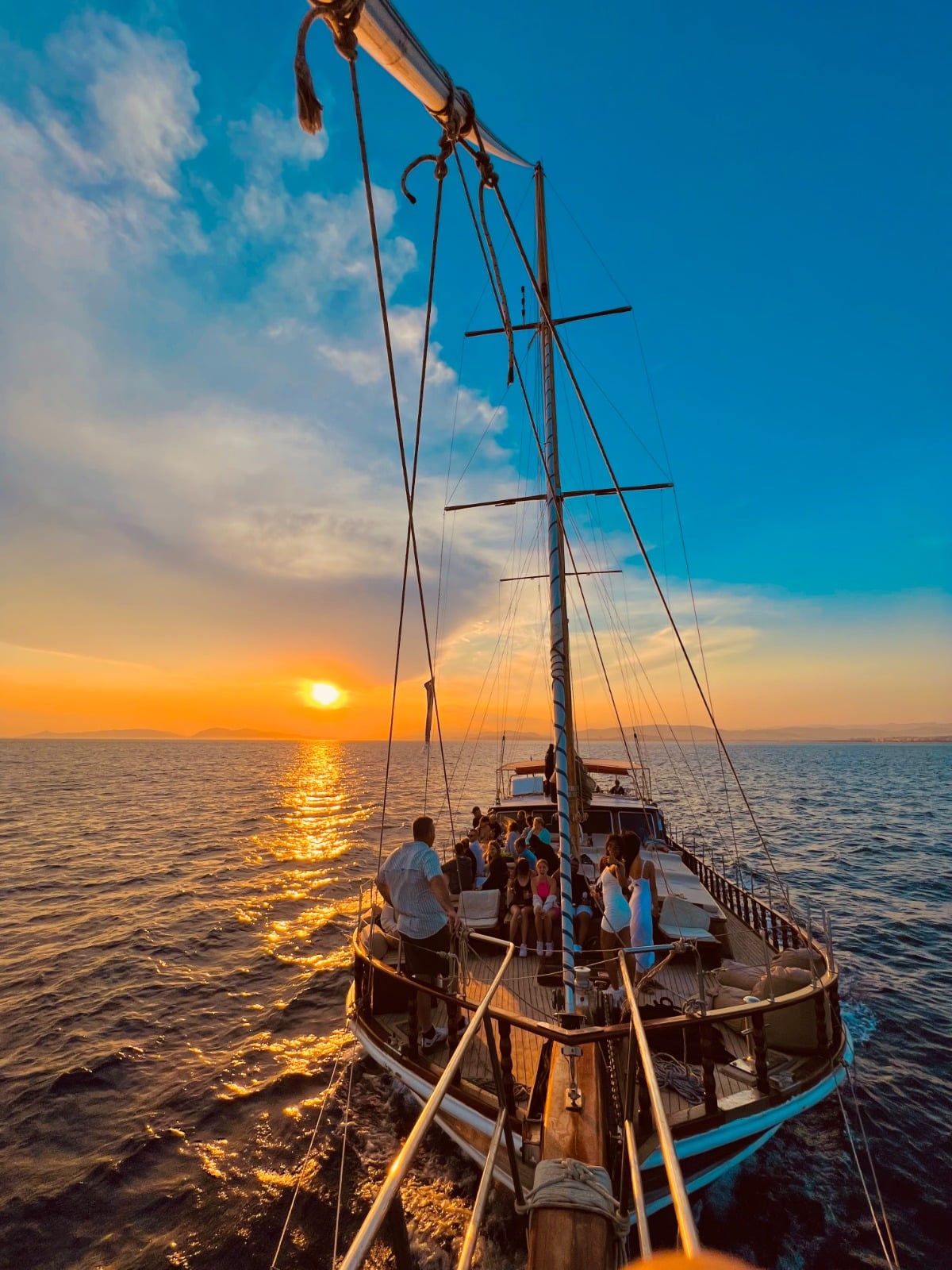 Ηλιοβασίλεμα στην Αθηναϊκή Ριβιέρα - Κρουαζιέρα Μισής