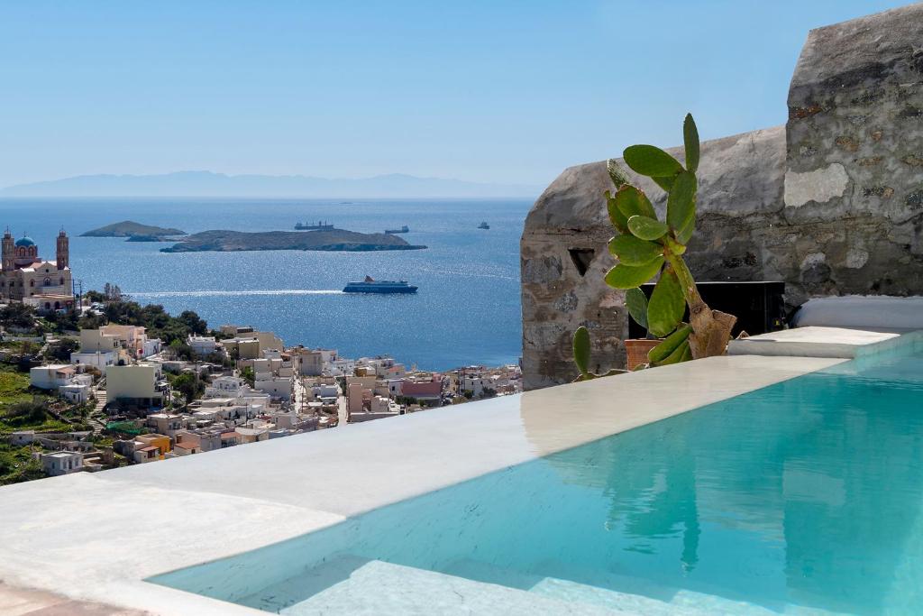 Wind Tales - Σύρος ✦ 2 Ημέρες (1 Διανυκτέρευση) ✦ 2