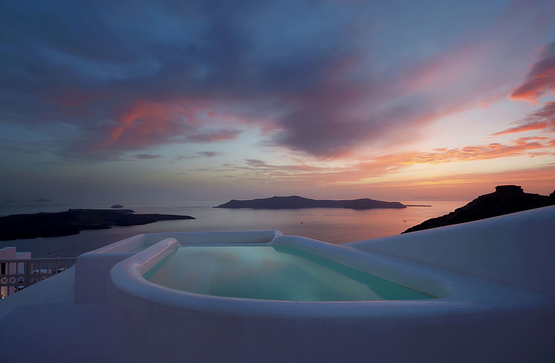 Mirabo Luxury Villas - Φηροστεφάνι, Σαντορίνη ✦ 2 Ημέρες