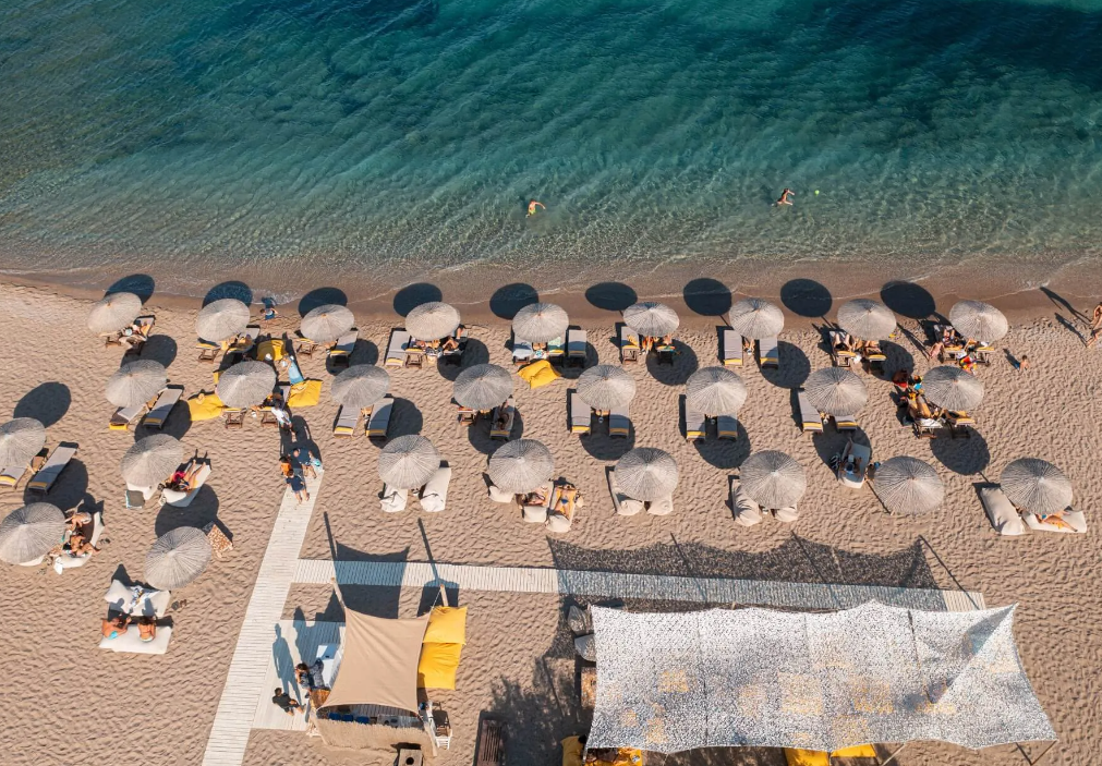 Soros Beach - Αντίπαρος ✦ 2 Ημέρες (1 Διανυκτέρευση)