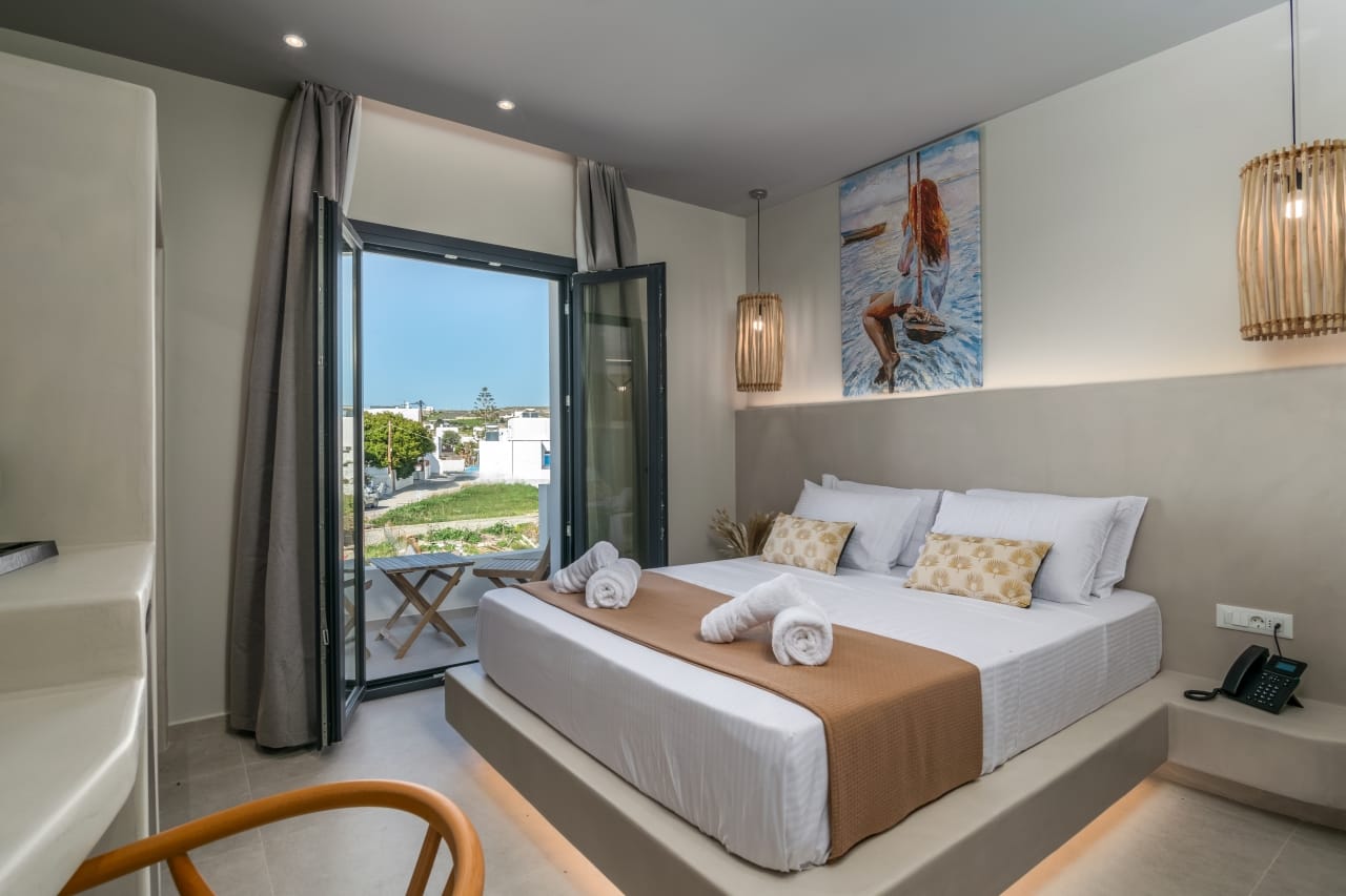 Afroessa - Αδάμαντας, Μήλος ✦ 3 Ημέρες (2 Διανυκτερεύσεις)