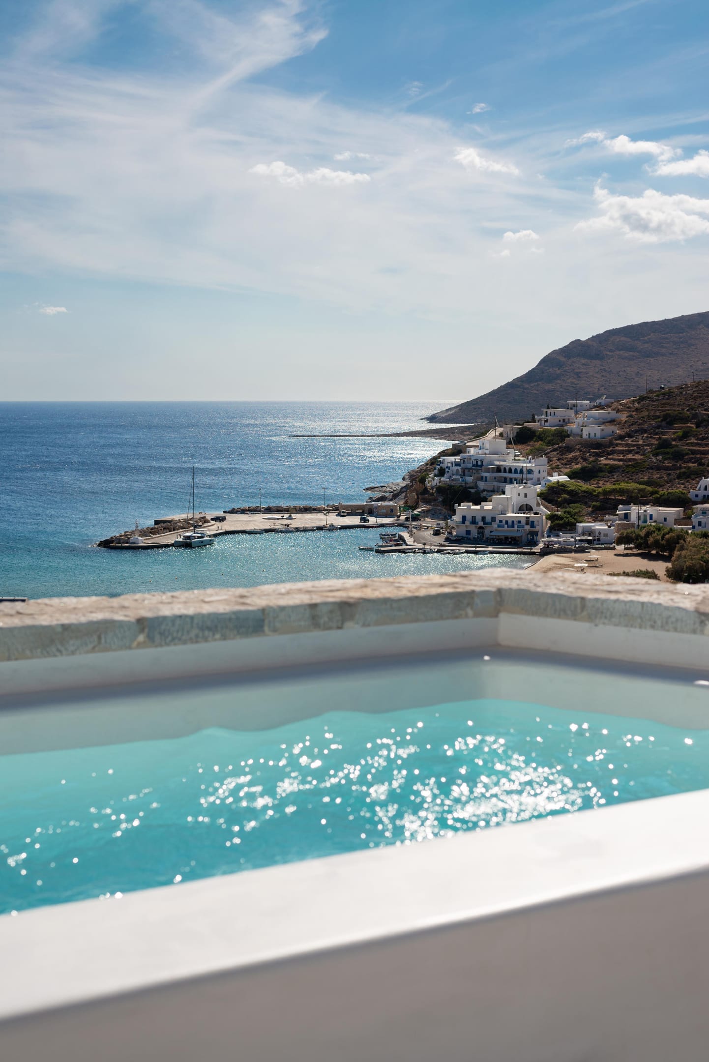 4* Zetine Suites - Αλοπρόνοια, Σίκινος ✦ 3 Ημέρες (2