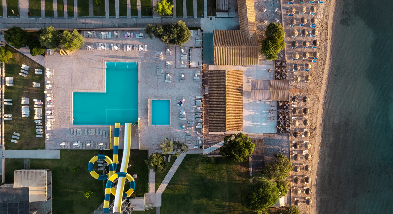 4* Canvas by Mitsis Messonghi - Μωραΐτικα, Κέρκυρα