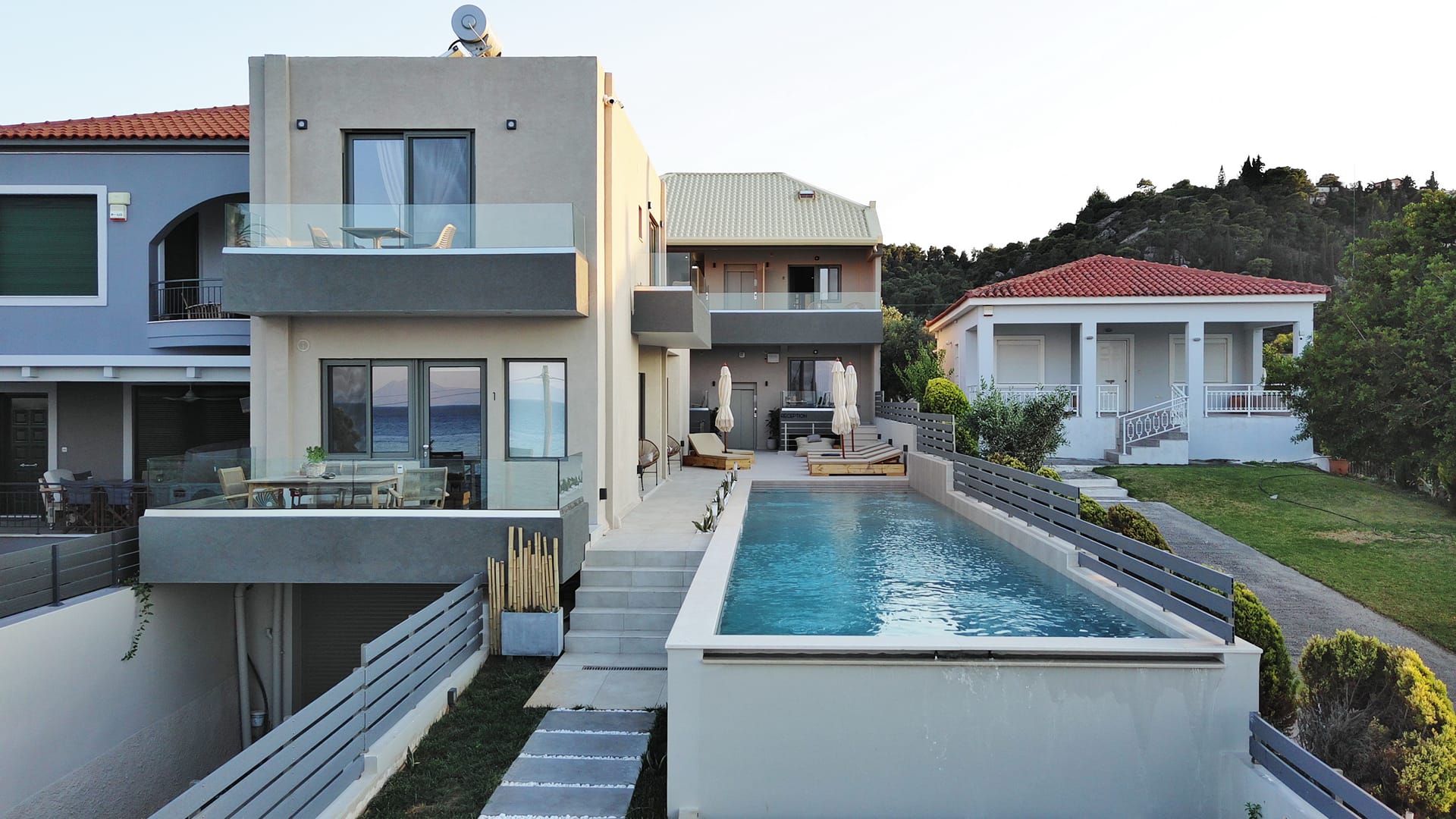 Theros Suites - Διμηνιό, Κόρινθος ✦ 2 Ημέρες (1 Διανυκτέρευση)