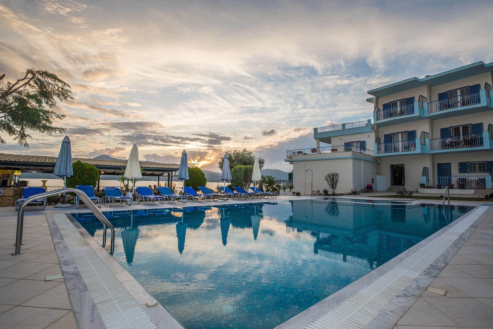 Cliff Bay Hotel - Πάλαιρος ✦ 2 Ημέρες (1 Διανυκτέρευση)