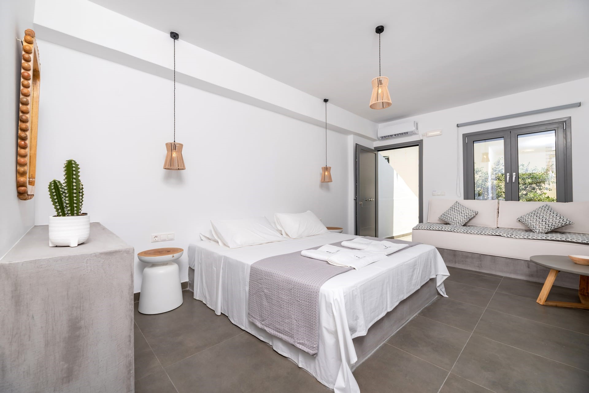 Aqualung Suites - Καμάρι, Σαντορίνη ✦ 2 Ημέρες (1 Διανυκτέρευση)